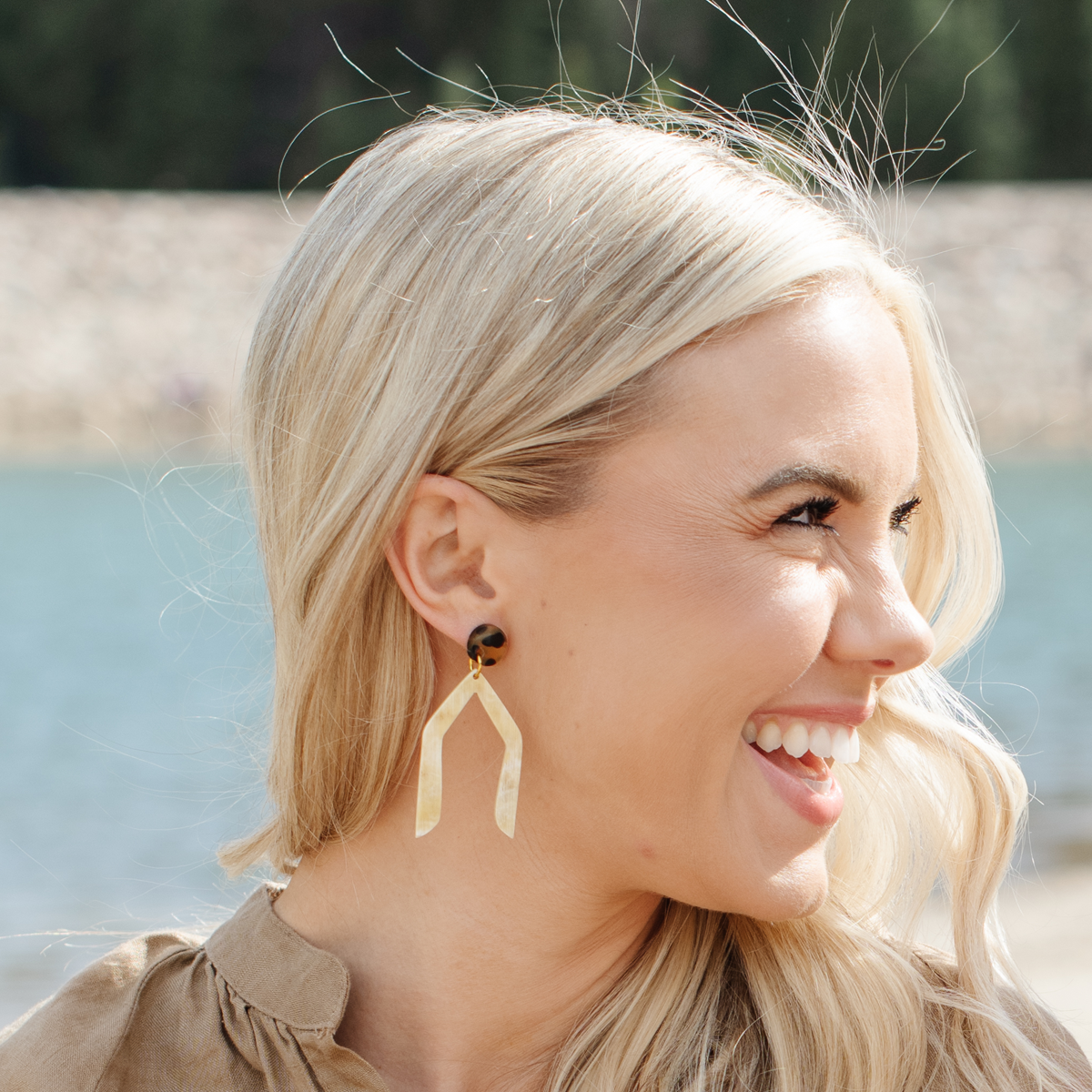 Skinny Horseshoe Earrings-Sunshine Tienda