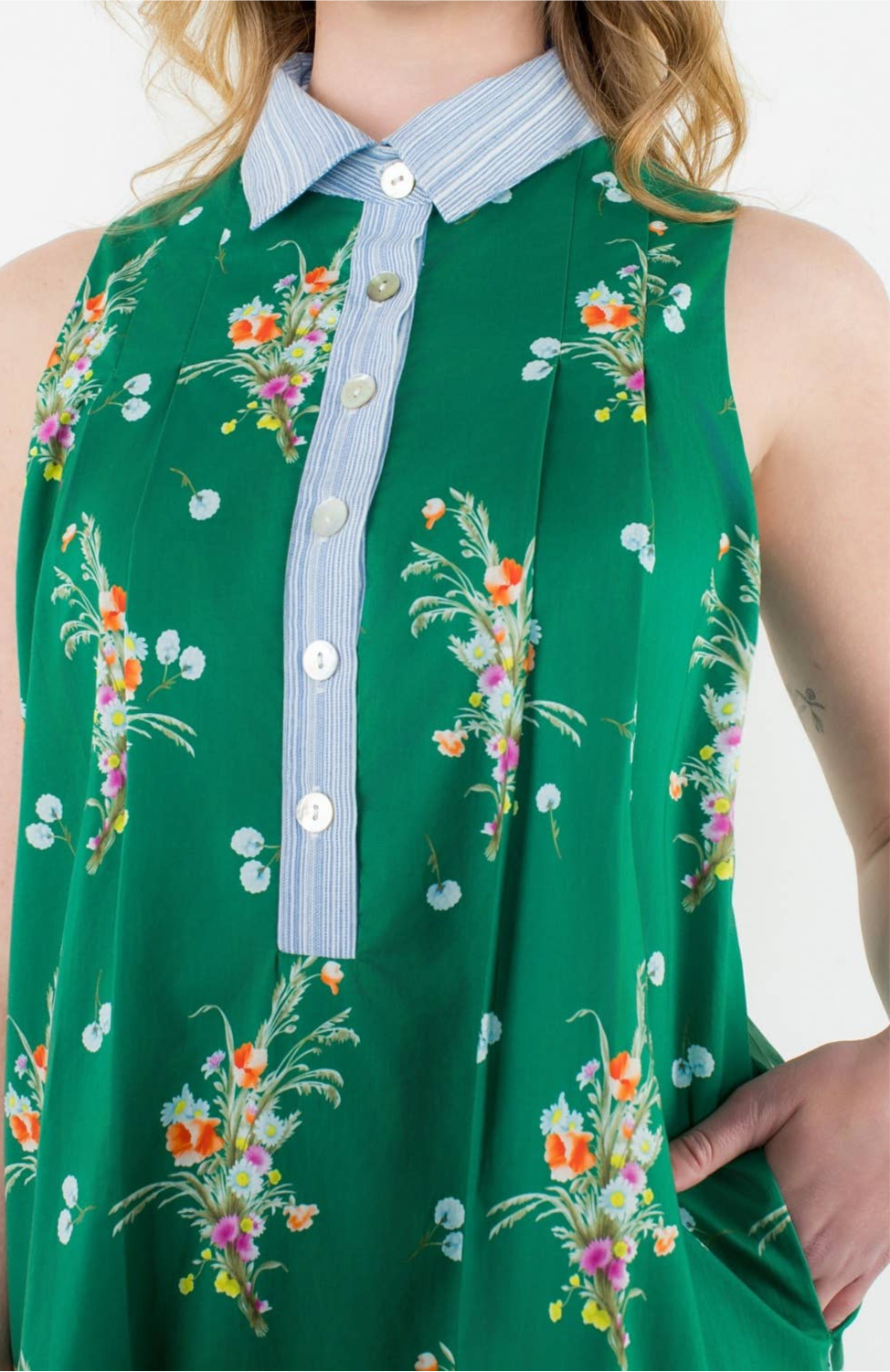 Sweet Breeze Sleeveless Contrast Collar Dress: THML