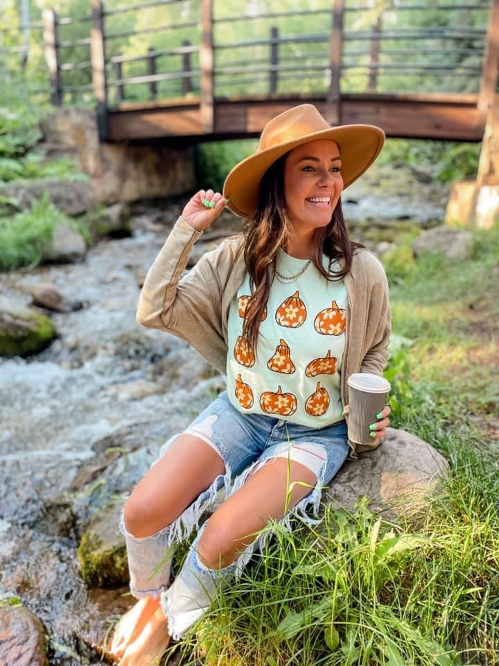 Daisy Pumpkins Fall Graphic Tee