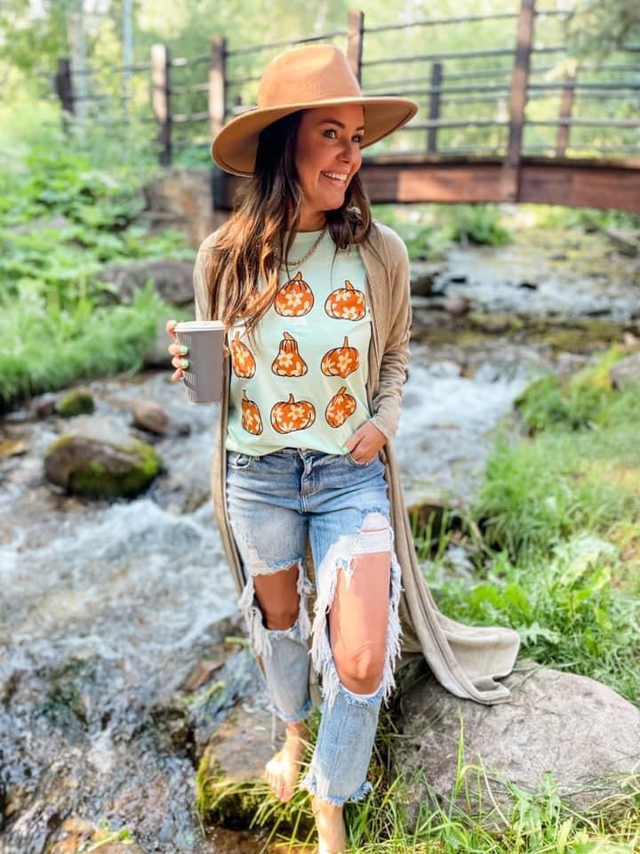 Daisy Pumpkins Fall Graphic Tee