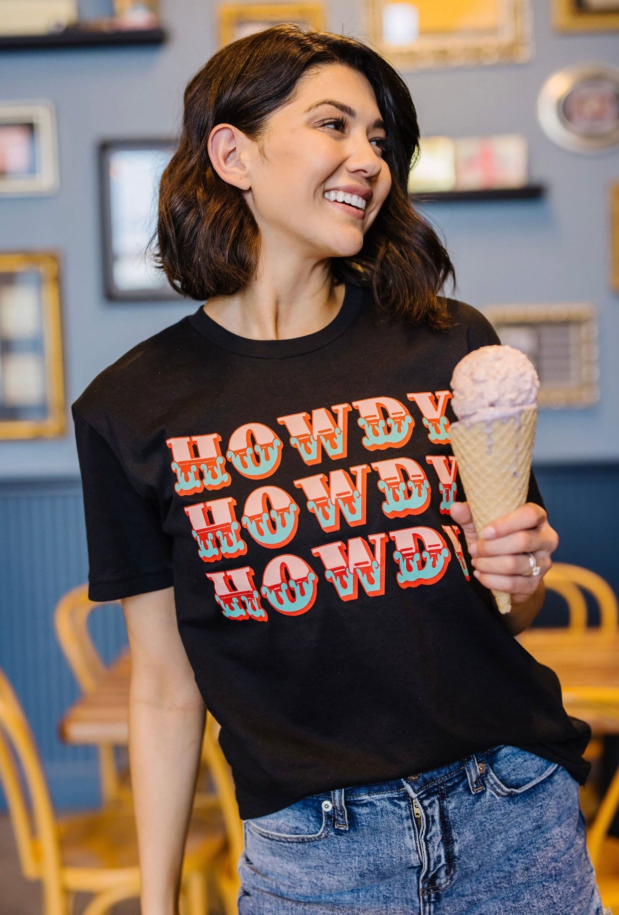 Howdy Graphic Tee