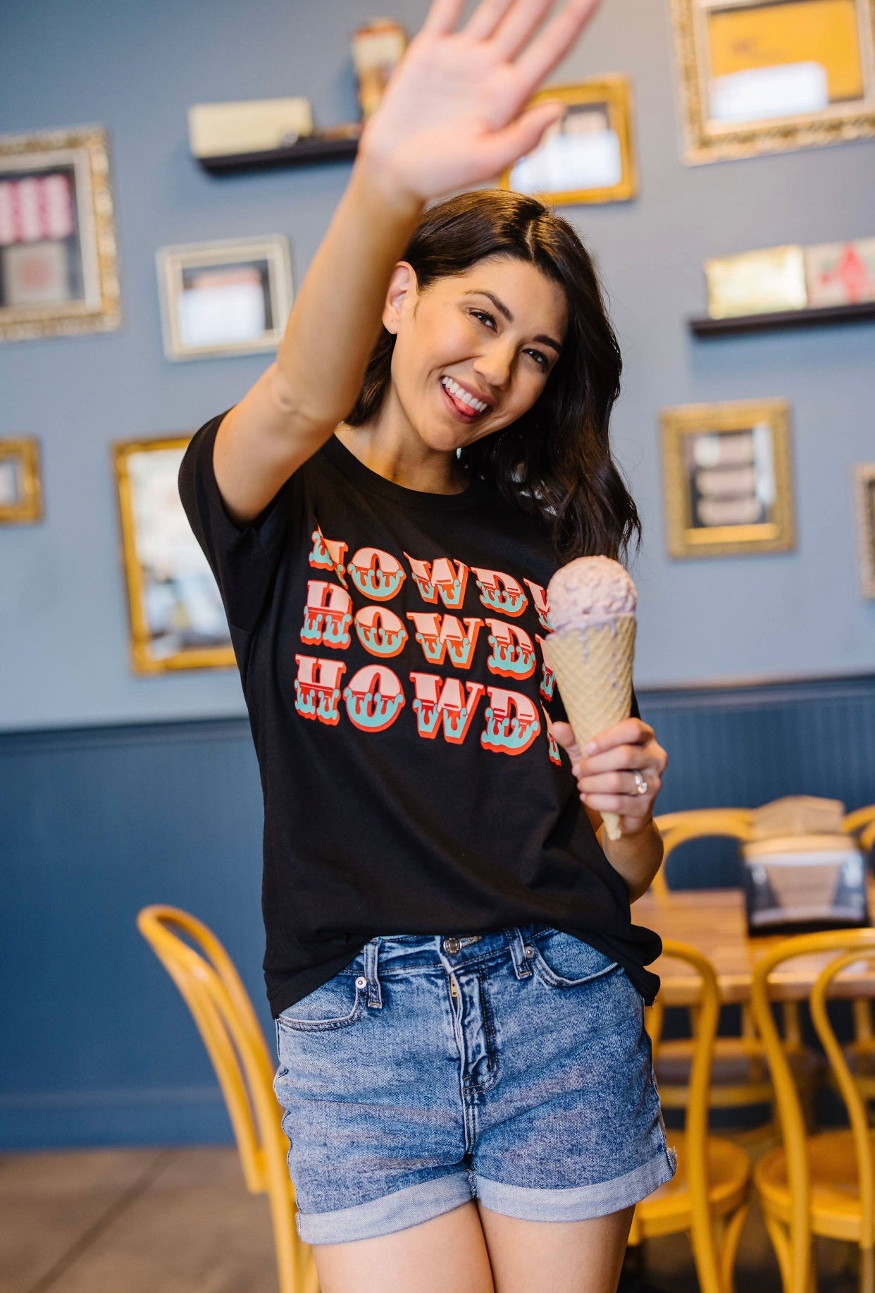 Howdy Graphic Tee